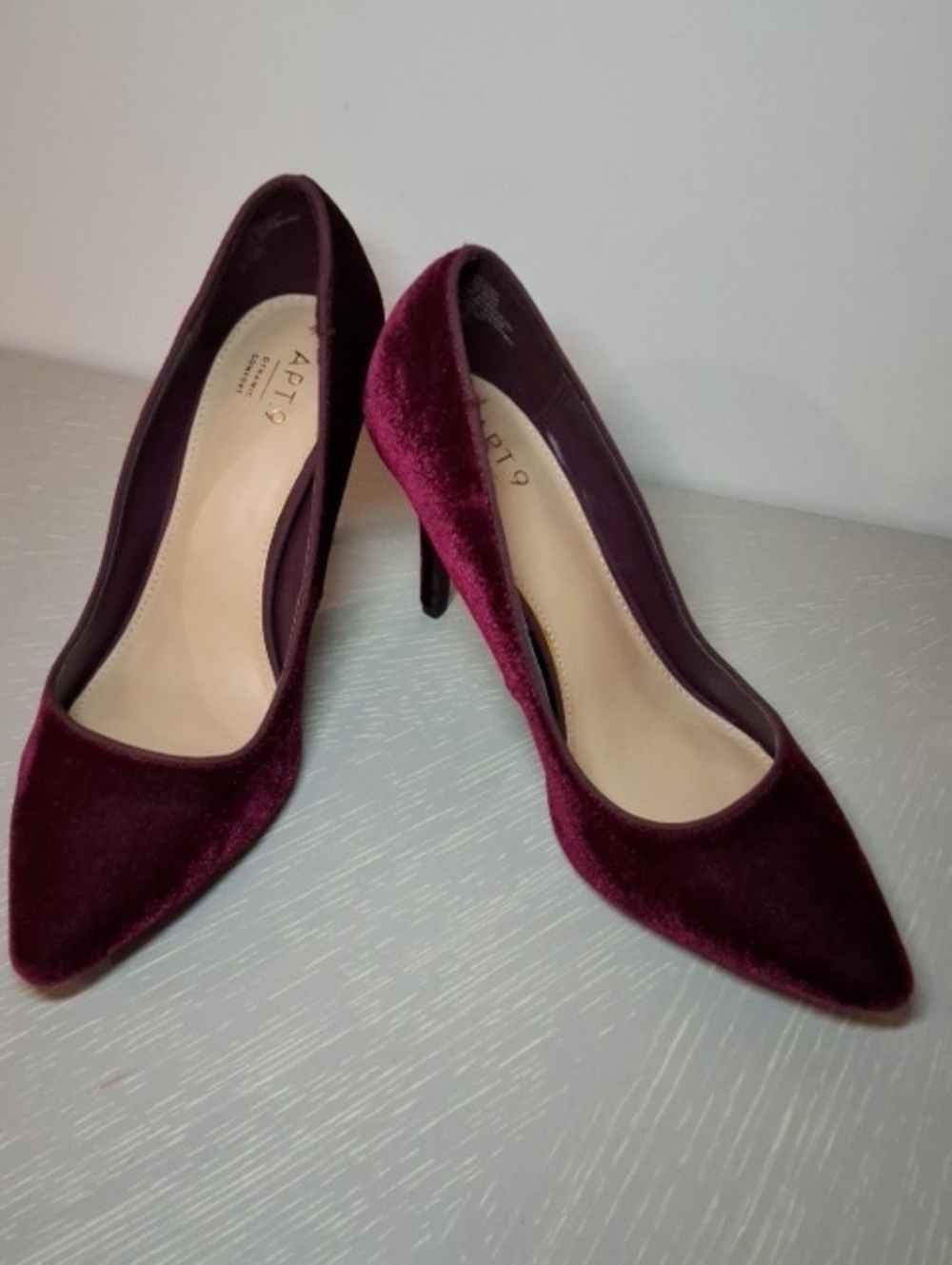 Apt. 9 Women's Wine Burgundy Velvet Pointed Toe Pumps Heels 8.5M NEW